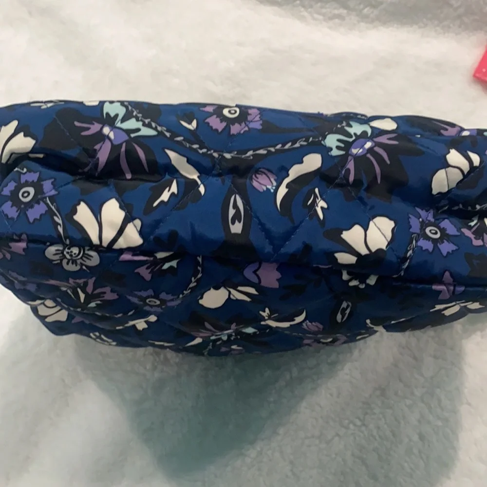 🆕Vera Bradley Ultralight Grand Cosmetic, Fleur Medallion